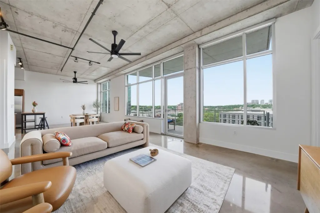 Skyline Loft — Vacant Staging home staged by Casa Indigo Home Staging